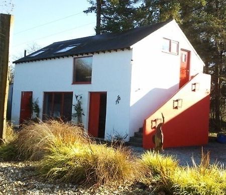 The Village Studio Apartments Моут Екстериор снимка