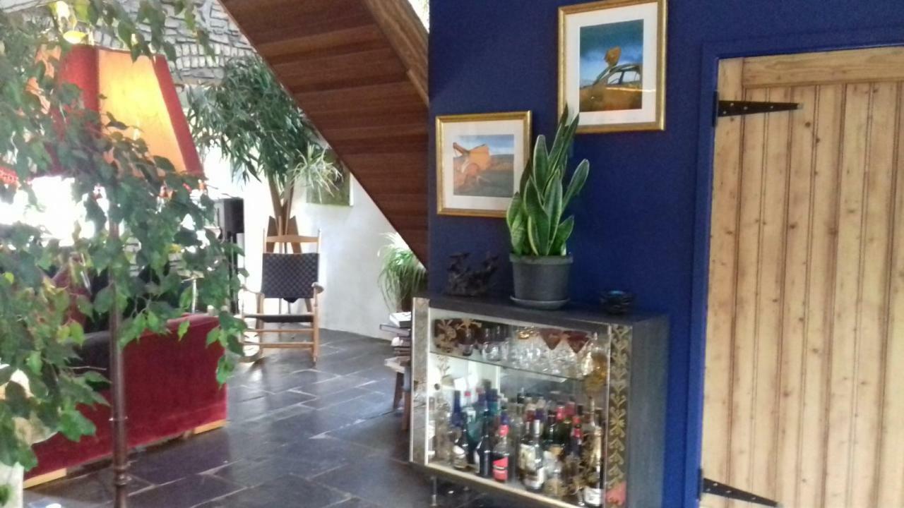 The Village Studio Apartments Моут Екстериор снимка