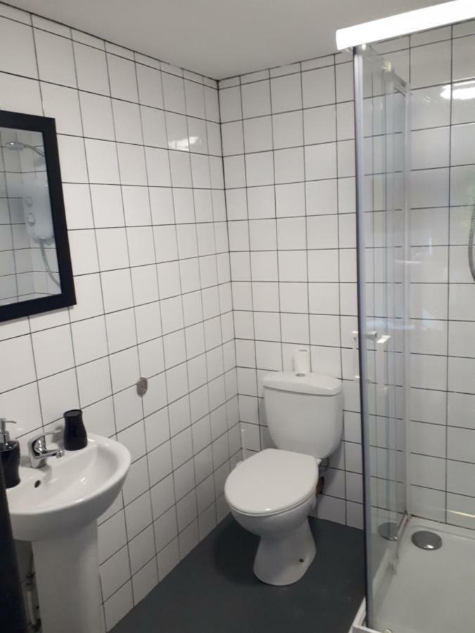 The Village Studio Apartments Моут Екстериор снимка